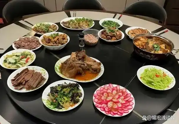 盘点明星家年夜饭李湘奢华黄晓明接地气刘涛让人琢磨不透