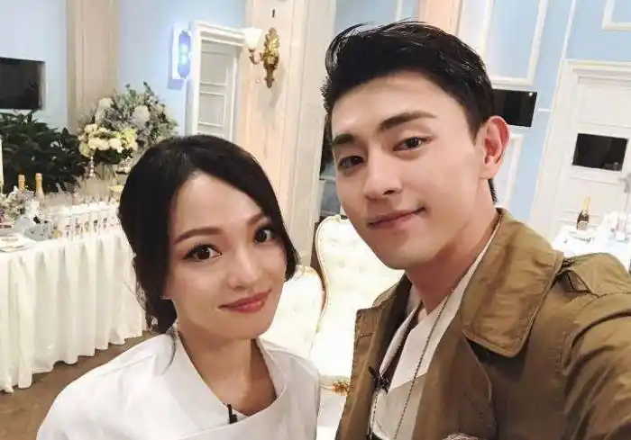 张韶涵男朋友(38岁的张韶涵是邓伦肖战的偶像)