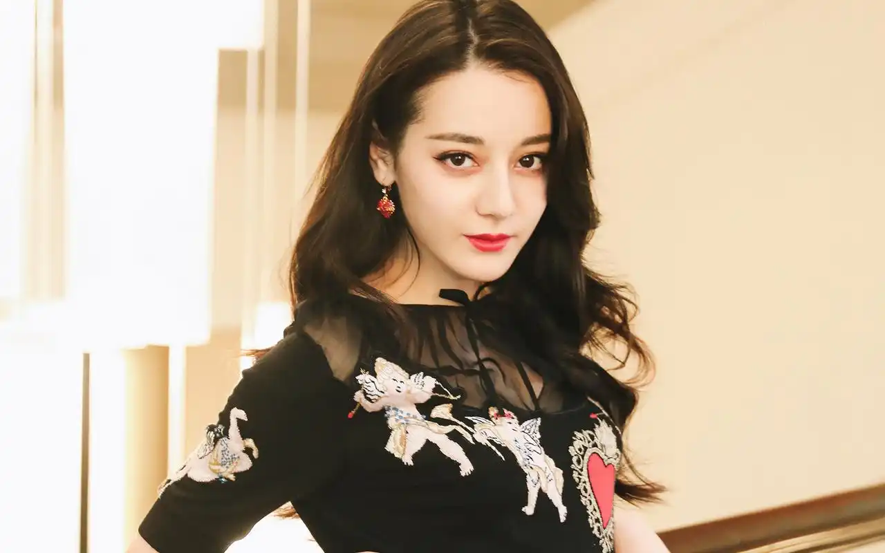 迪丽热巴超美写真高清图片桌面壁纸