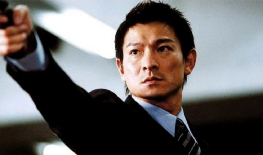 无间道刘德华潜入警队内部卧底方便日后曾志伟做生意