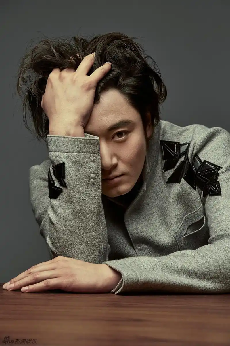 李东学开年复古大片