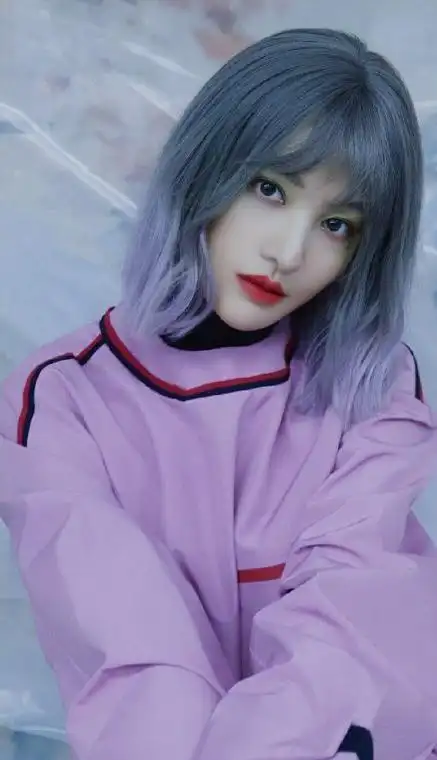 郑爽挑染紫发好酷炫,瞬间变身女爱豆,这不就是女团门面担当吗
