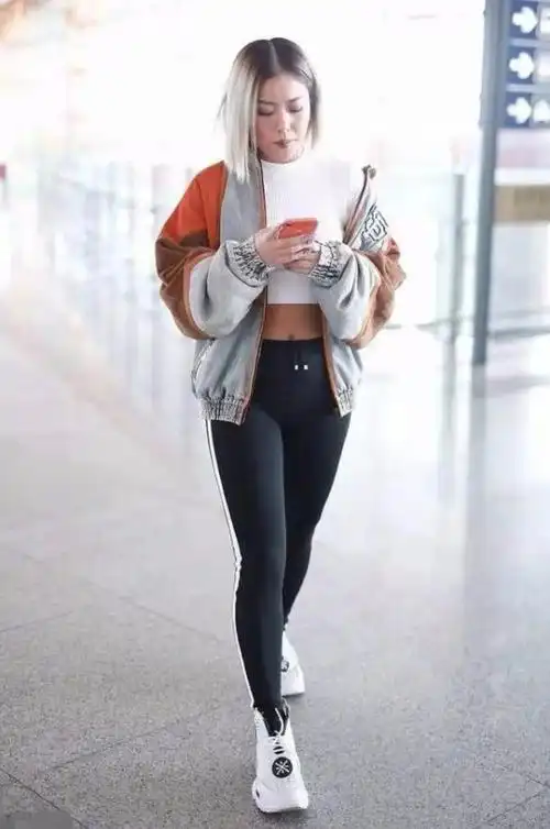 "港圈太子妃"郭碧婷复出,这造型没经过婆婆同意?