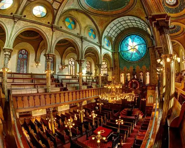 犹太教堂,彩色玻璃窗,长凳,纽约,美国 iphone 壁纸