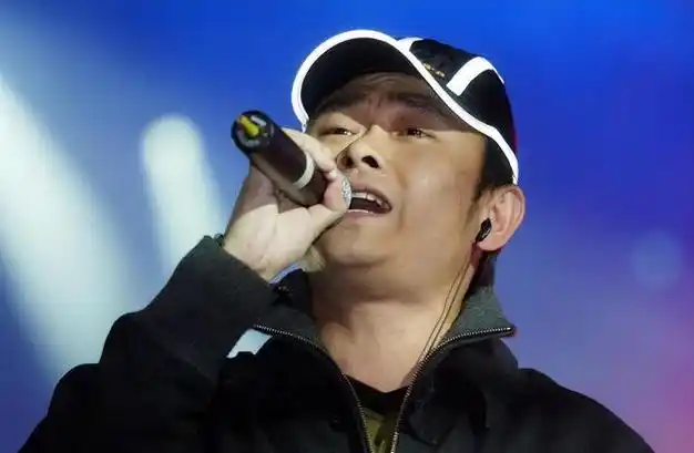 刀郎前妻杨娜生女40天后抛弃家庭刀郎出名后再现特别后悔