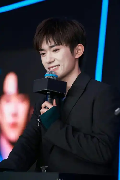 四字 易烊千玺 yyqx 四字弟弟