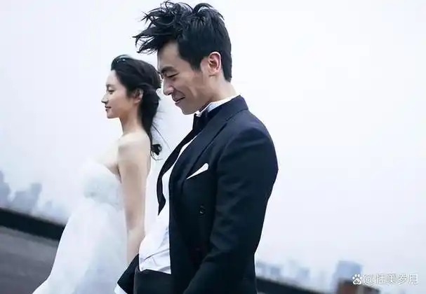 沈佳妮体操运动员跨行当演员30岁嫁29岁朱亚文生两女被当成宝