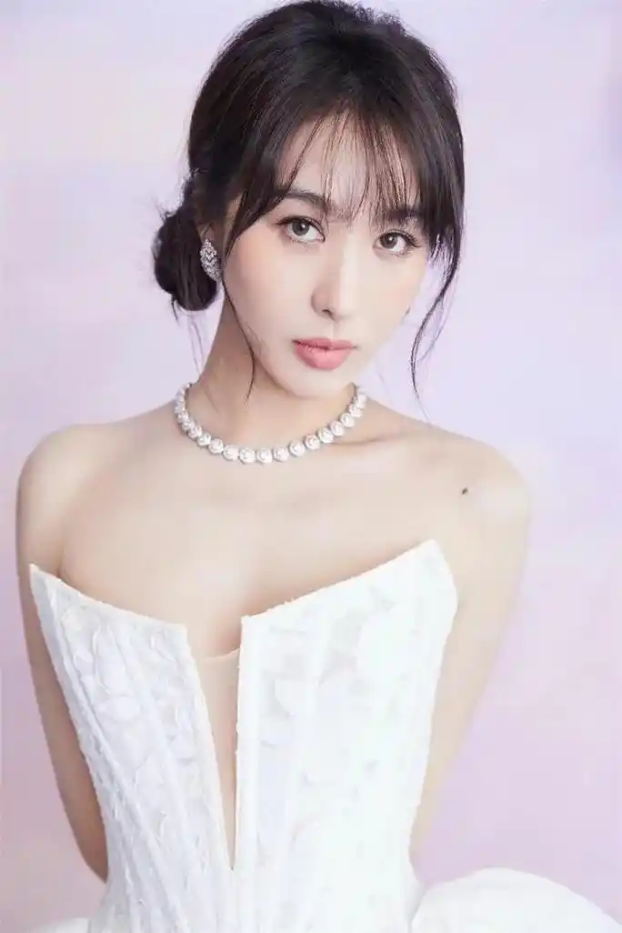 李菲儿,原名(李菲)天秤座,1987年10月3日,出生于辽宁 - 抖音