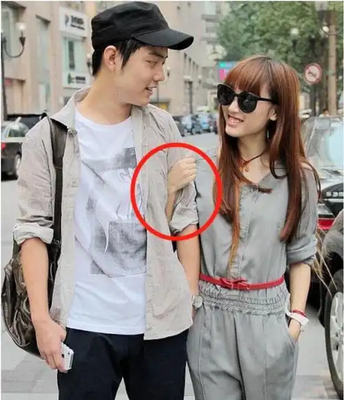 肖战大学曾上相亲节目当时颜值引争议室友曝其喜欢的女生类型