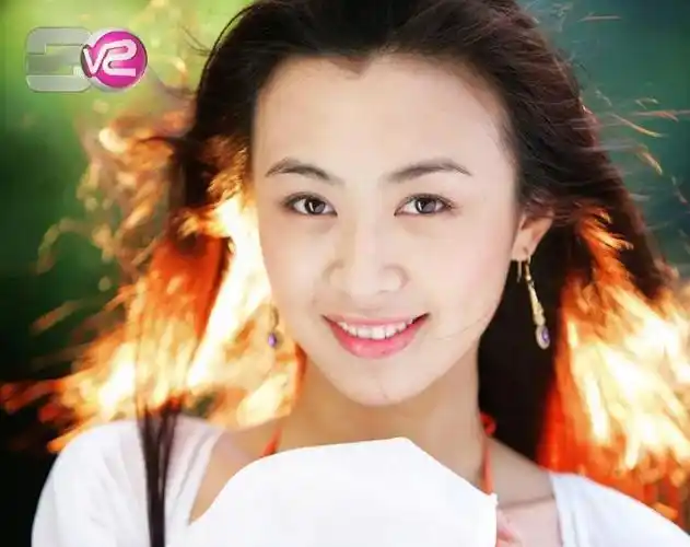 李菲儿又变样了?