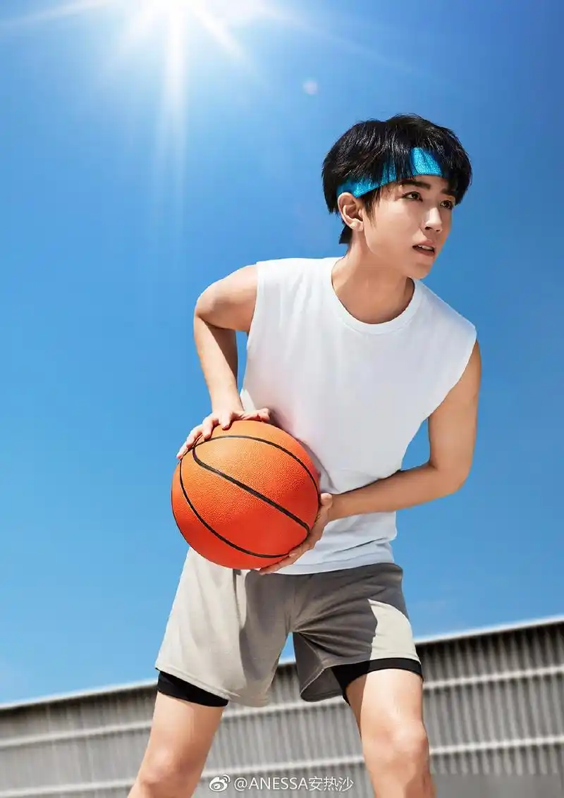 想看王俊凯打篮球的样子,只有这些没看过呢