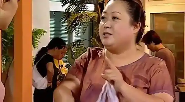 《家有儿女》胖婶:舞蹈出身童星,演过87版红楼梦,因陈晓旭抱憾
