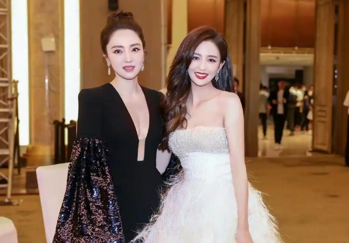 董璇和佟丽娅.你觉得谁更漂亮?