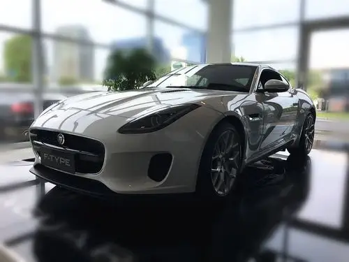 捷豹 f-type 硬顶版 白外/黑内 现车优惠16.8万元