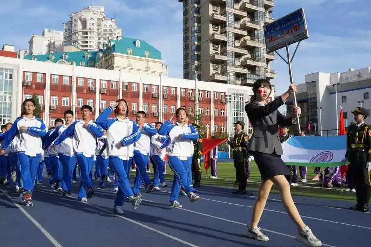 清华附中将台路校区举办第六届秋季田径运动会