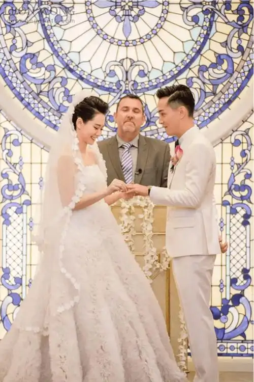 七年弹指一挥间戚薇李承铉早年结婚照流出粉丝羡慕不已