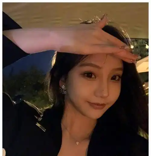 王思聪,他还新女友慎婕秀长腿,身材好好看,颜值秒杀所有前任-第20张