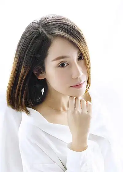 青纯好看的女生中长发发型简单女生中长发型发