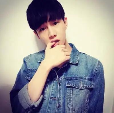 男生头像 图片评论 0条  收集   点赞  评论  小清新 牛仔衫 歪头男