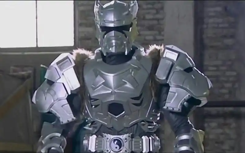 雪獒铠甲及其武器和必杀技