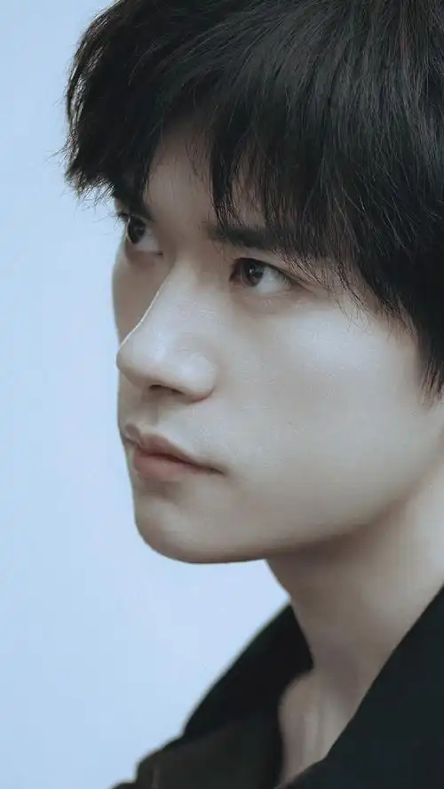 易烊千玺 yyqx 四字弟弟#玺的眼睛是最小的湖泊