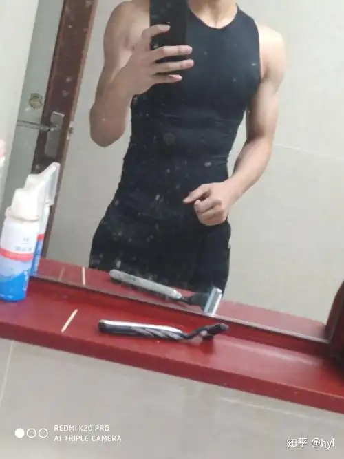 00后有腹肌是什么感受?