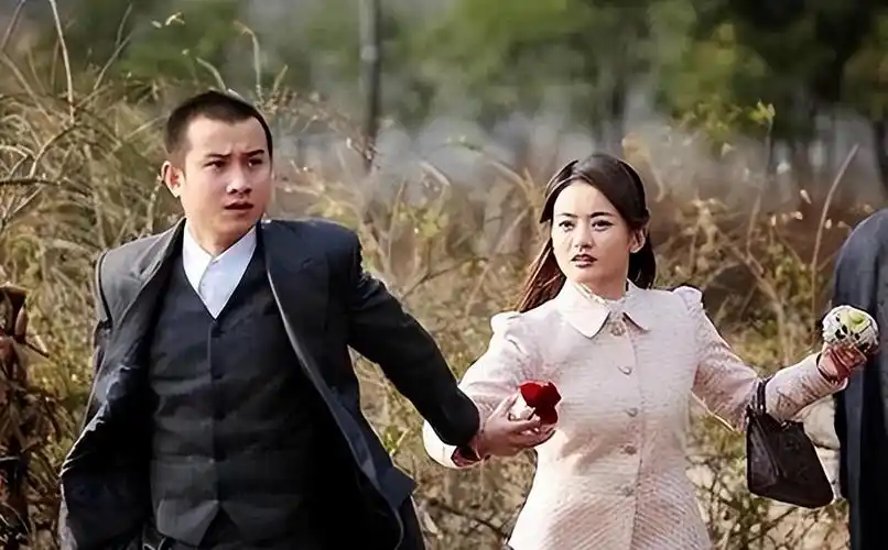 回顾朱杰曾和胡歌是同学貌美如花不炒作丈夫位列亿万富豪榜