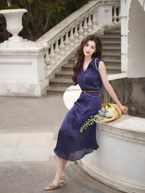 今天小编带来8个全身照拍照姿势,让你拍全身照高高瘦瘦又好看漂亮.