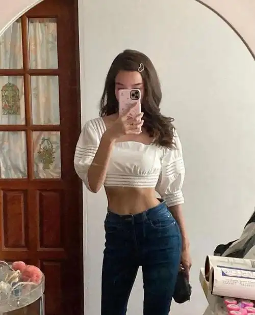 明星博主vill真能"作",身材瘦成闪电,这才叫骨感