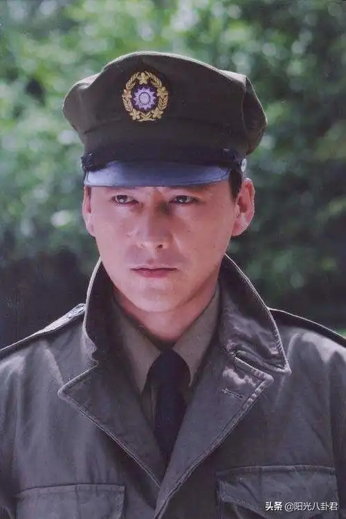 的角色大多是相同类型,但却并不代表他的演技不出色,作为一名专业演员