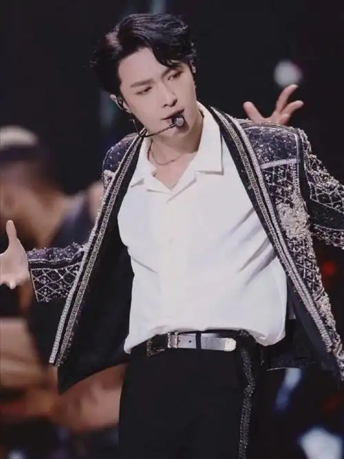 不仅展现了张艺兴出色的舞蹈实力,更向观众们传递了他对电影