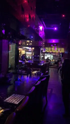 有酒有歌我们能发生故事吗铁板大叔音乐酒吧与您相约