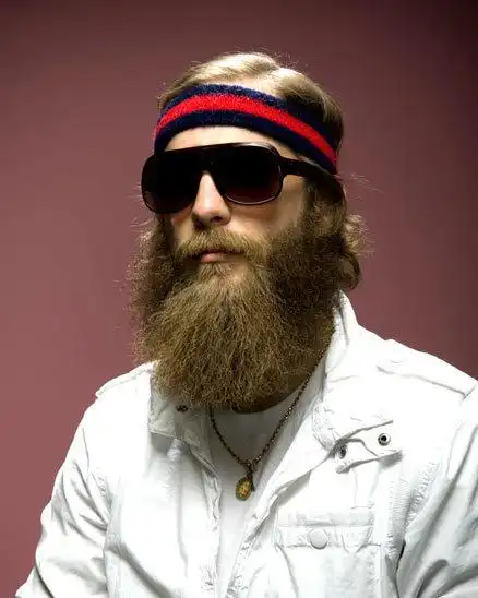 令人眼花缭乱的古怪胡须大选美