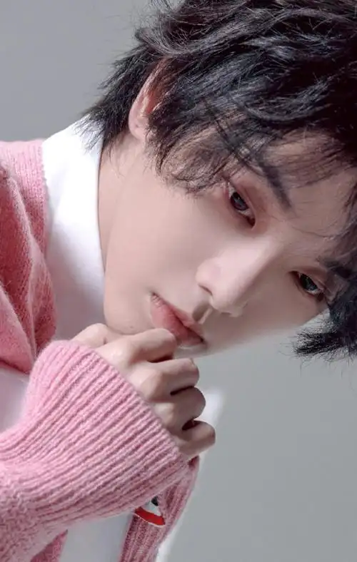 新浪娱乐头像#百变花花@华晨宇yu    #2024华晨宇火星演唱会