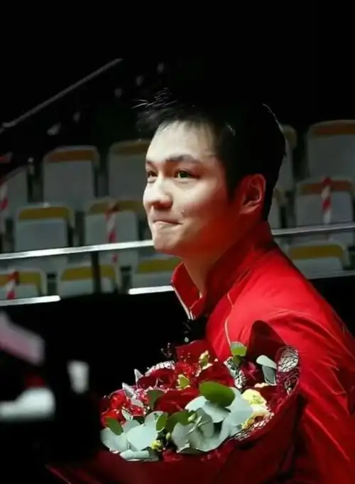 樊振东:小胖雄起!首次跌出世界前三,希望是你厚积薄发