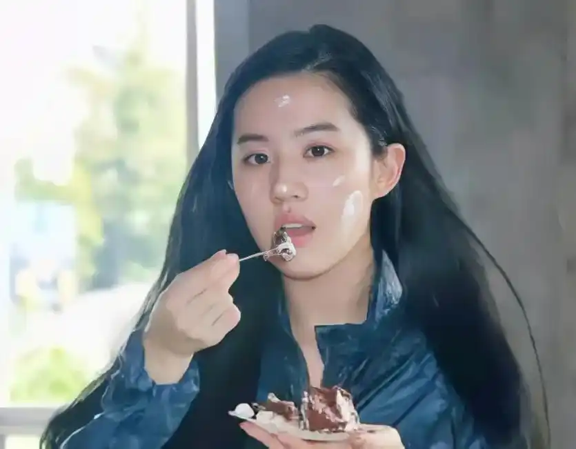 刘亦菲#生日快乐 #刘亦菲现代装 #向全世界安利 - 抖音