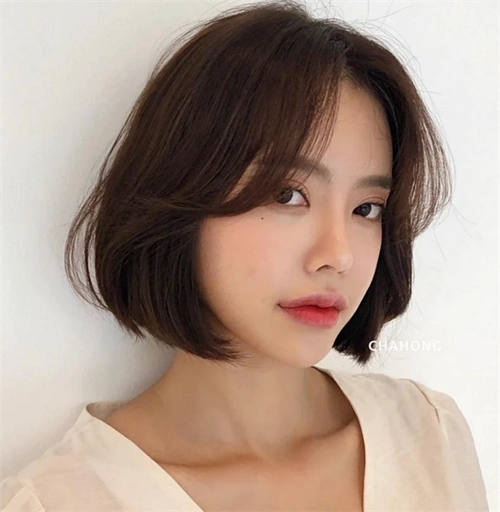 小脸短发范本 夏季热门发型_2023年流行发型 - 美发站