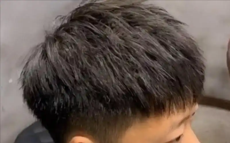 【男生发型】_6cm立体碎盖 发型渐变感剪裁