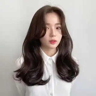 头发颜色流行色显白减龄_今年流行的头发颜色是什么颜色显白-51词典网