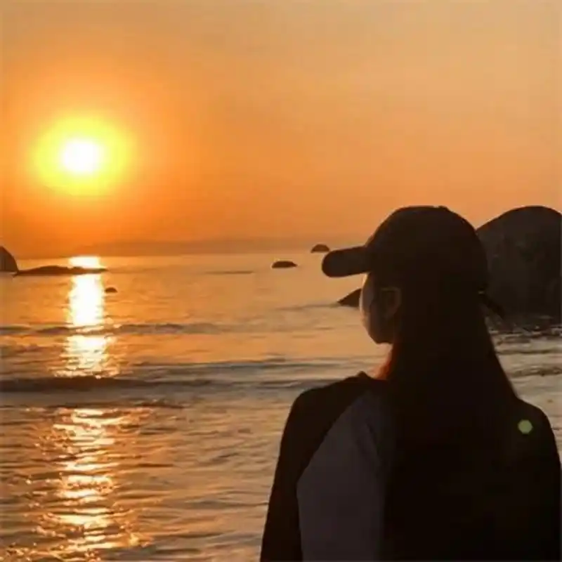 海边背影头像‖天空写满了浪漫的色彩 不露脸头像 海边背影女头像