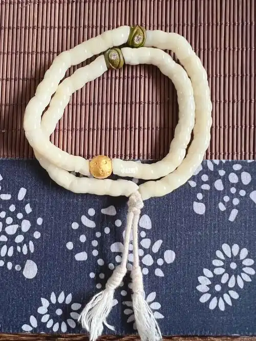 文玩女孩  #野猪牙手串  #绿松石雕刻  #猪大肠手串  #大肠手串