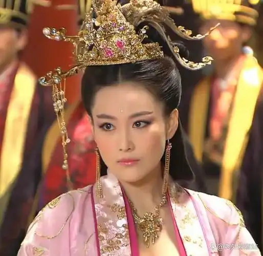 十版苏妲己都漂亮,而她演出了"美艳感"