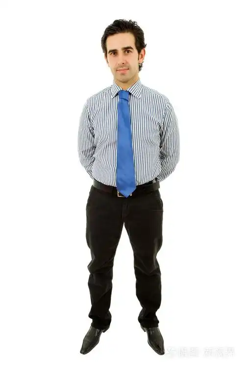 年轻商务男人全身被隔绝在白色背景上照片-正版商用图片1c001l-摄图新