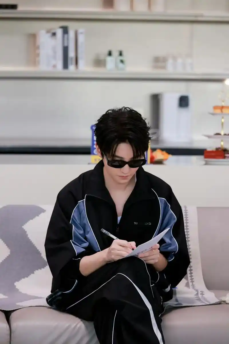 气场全开 零帧起舞,rap开唱,快来一起看宝宝#王俊凯让人