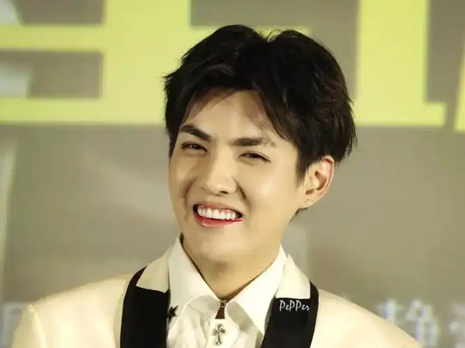 笑起来好看的人都有个共同点!不信你看蔡徐坤