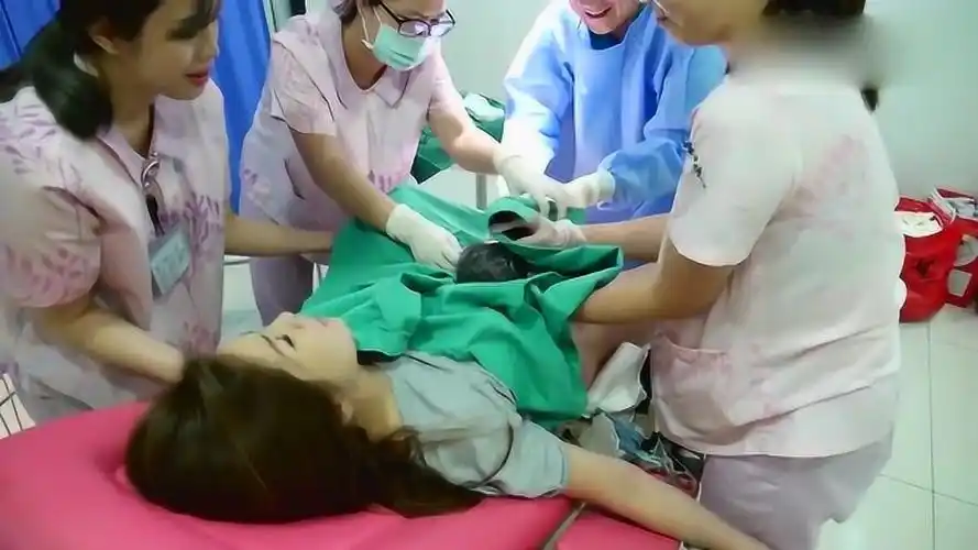 看着真是太疼了,妈妈生宝宝的全过程!_腾讯视频