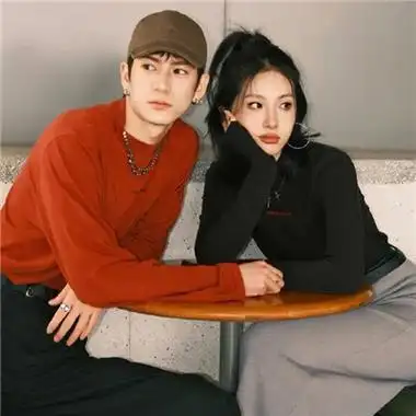 高调秀恩爱很潮的甜甜情头 真人超靓舍不得分开的情头_情侣头像_美头