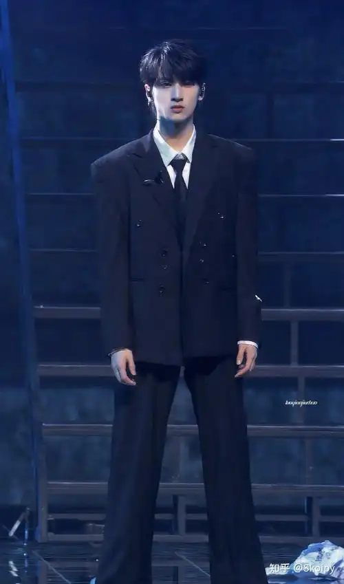 有没有感觉严浩翔现在在团内有点尴尬的感觉? - 知乎