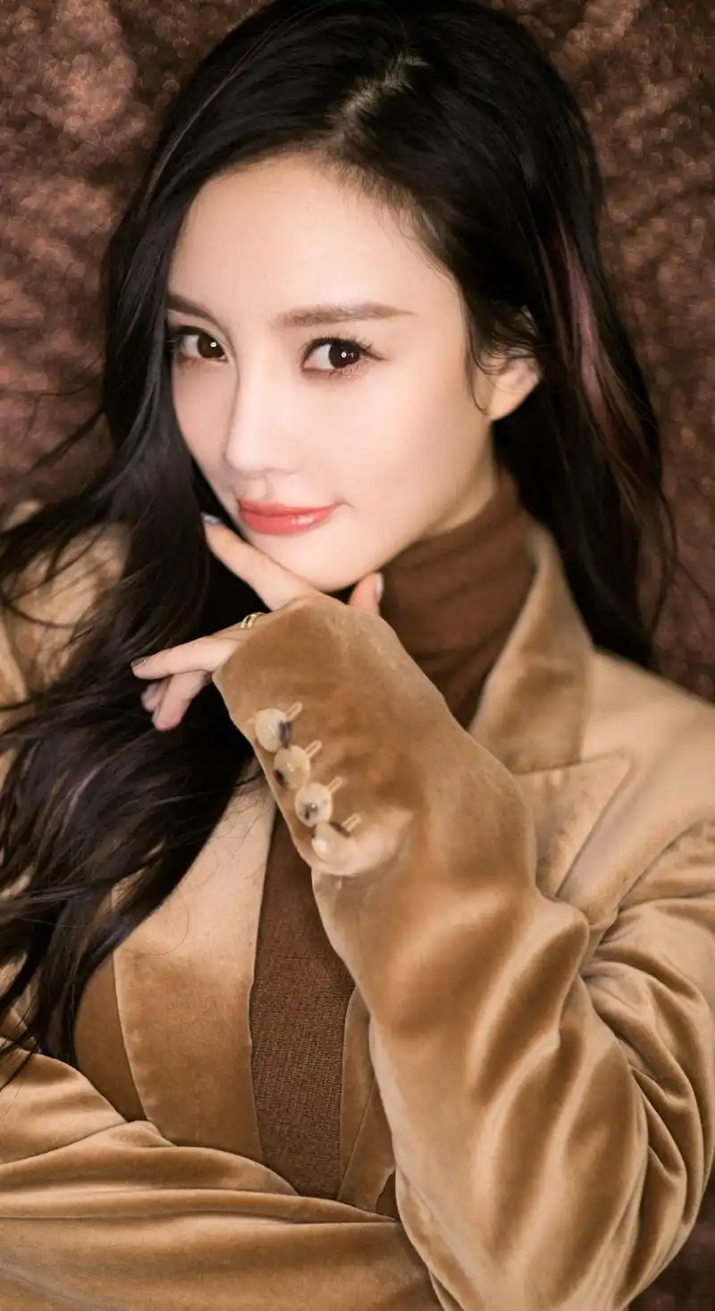 李小璐高清写真图集,皮肤白皙,美丽动人