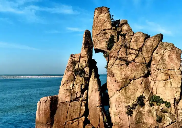 《情人石》守着一片天,守着一片海,守着一份坚贞不渝的爱……摄于浙江